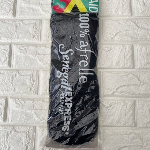 Vivica A Fox Hair Collection Jumbo 3X Braid 84" color 1B - Picture 2 of 6